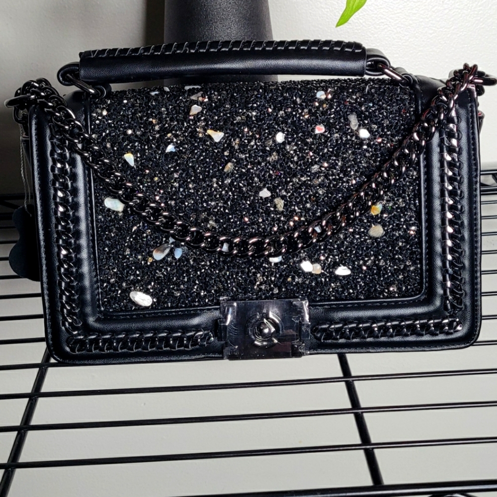 BLACK HAND BAG WITH TAN STONES.(KELOLA DS)BRAND SIZE 26'16'11 CM - Picture 2 of 4